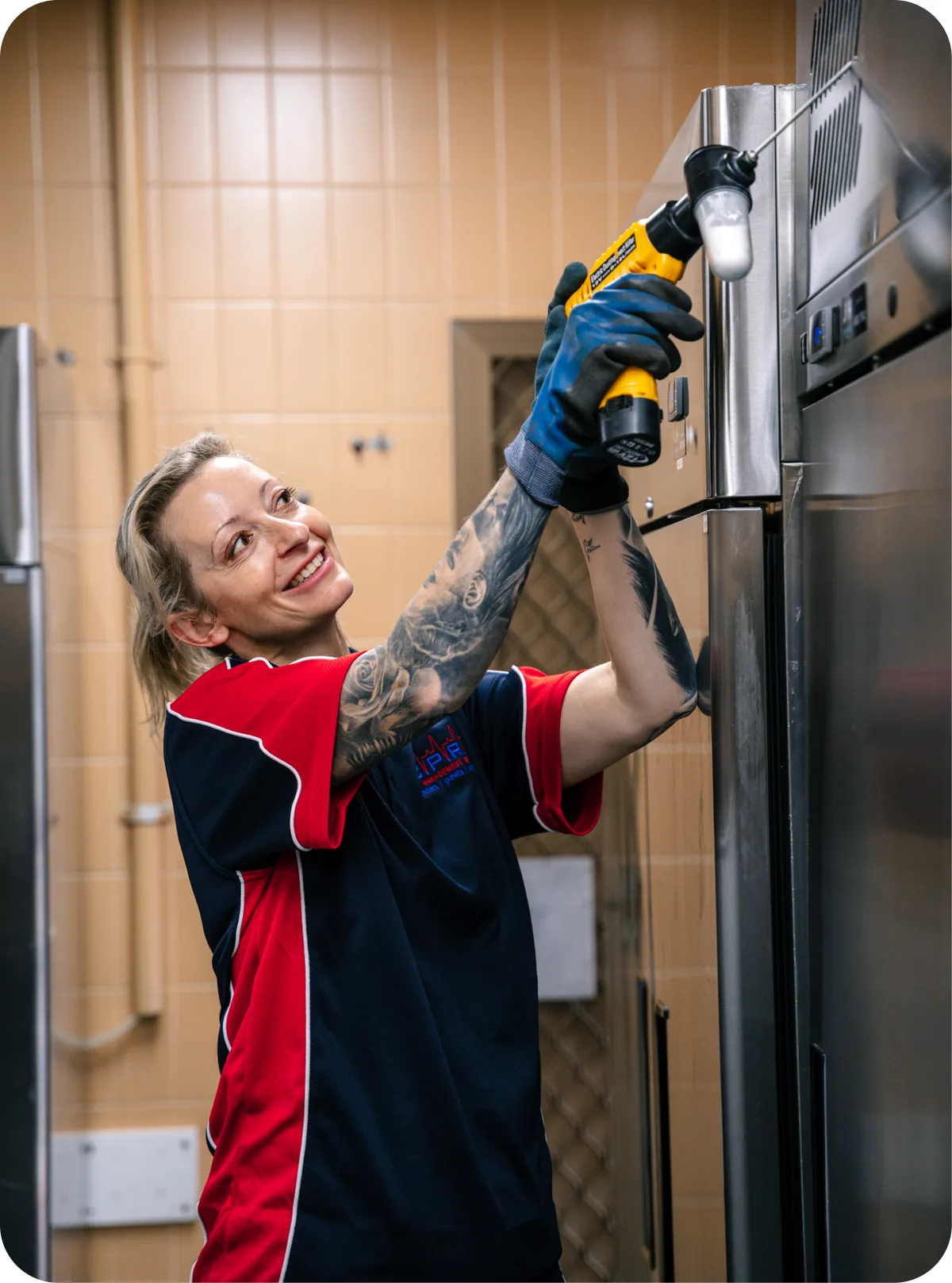 Cameron Park pest control technician