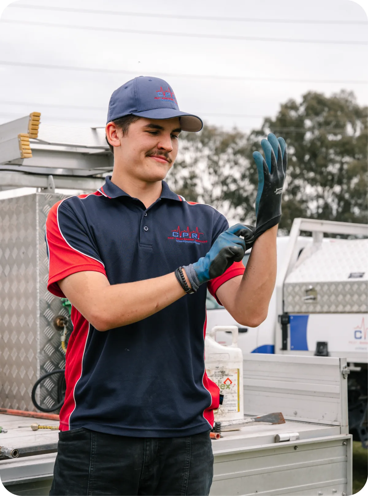 Cessnock pest control technician