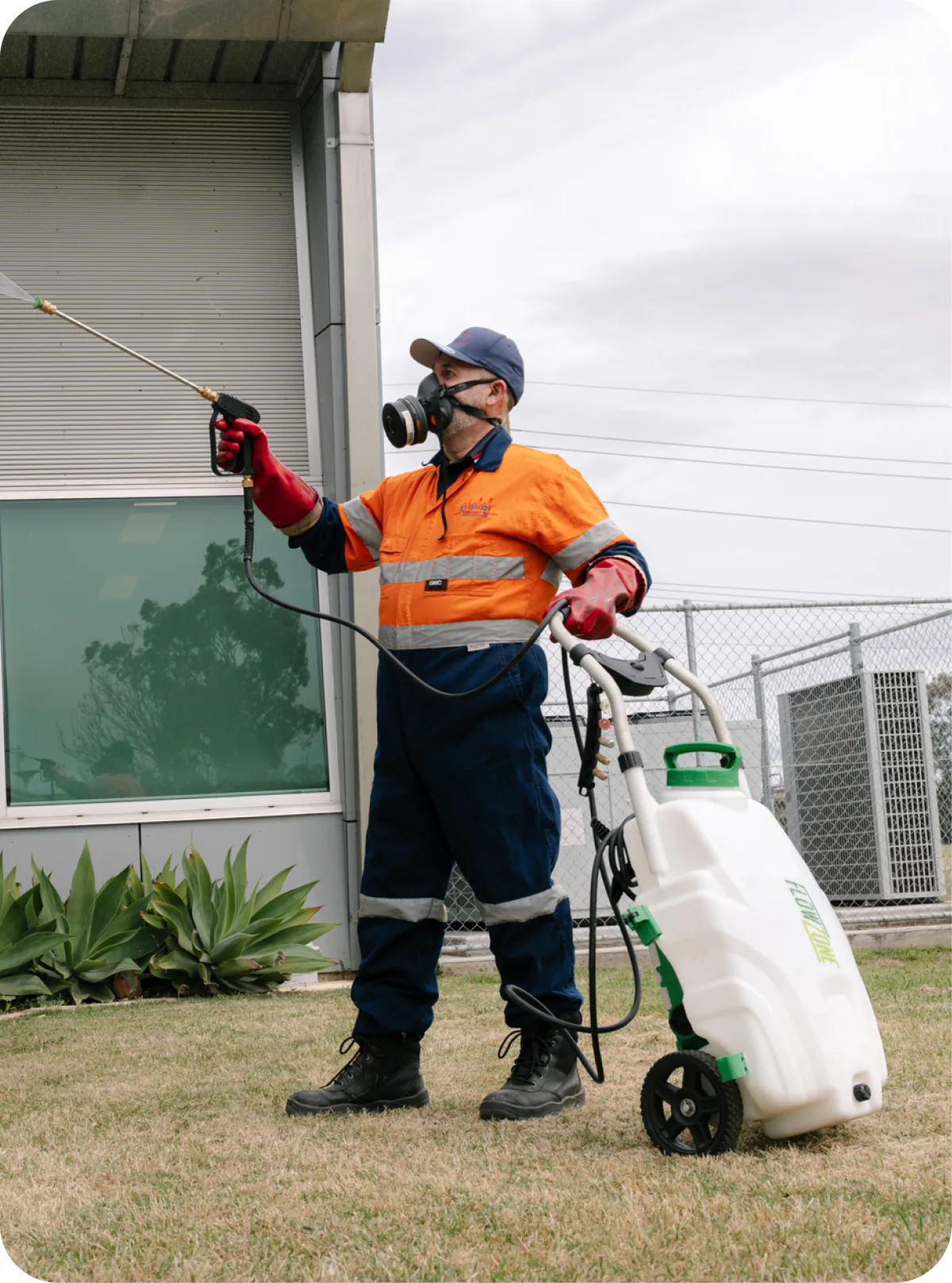 Muswellbrook pest control technician